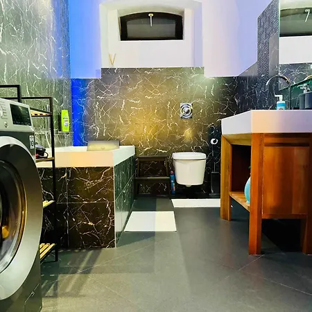 Joy Paul Chinezu 3 *