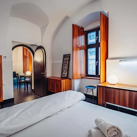 Διαμέρισμα Joy Paul Chinezu 3