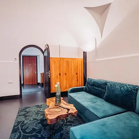 Joy Paul Chinezu 3 Apartment *