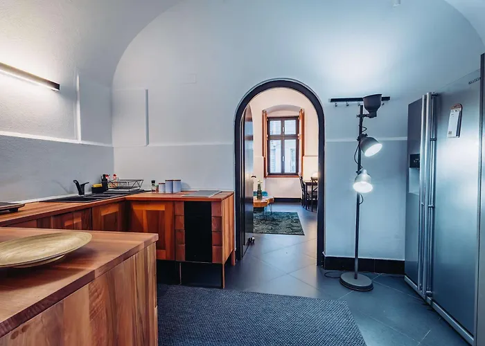 Joy Paul Chinezu 3 *