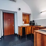 Joy Paul Chinezu 3 Apartment