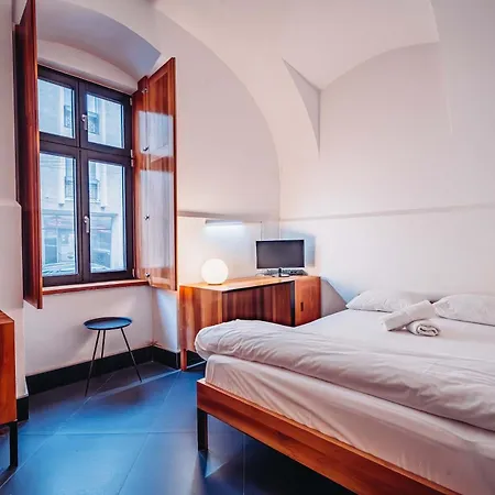 Joy Paul Chinezu 3 Apartment *