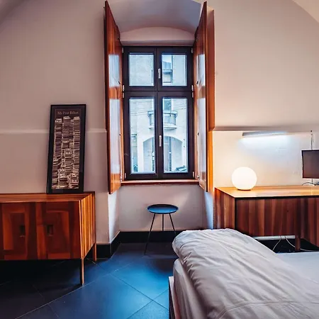 Joy Paul Chinezu 3 * Timisoara