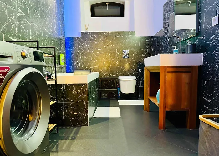 Joy Paul Chinezu 3 *